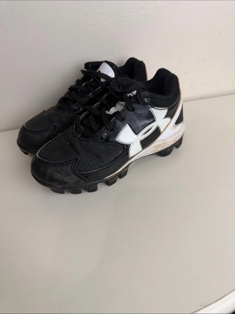 (2289) Under Armor Glyde RM Black Athletic Softball Cleats, Size: 11K